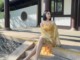 短发少妇的美腿