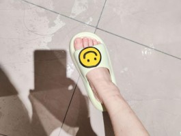 高中女生拖鞋美甲